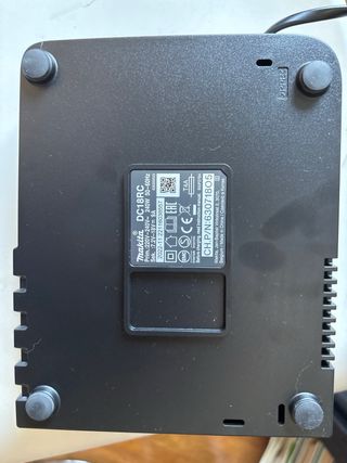 Cargador Makita DC18RC Nuevo