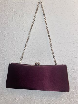 Bolso de fiesta morado con cadena