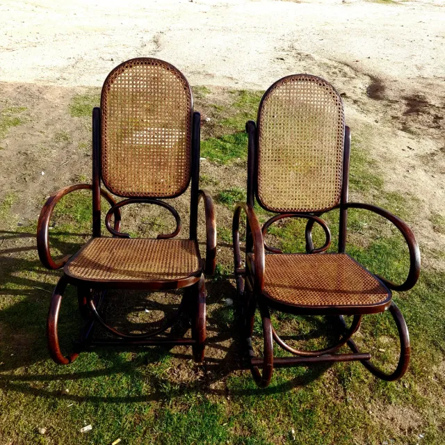 2 Mecedoras Thonet Rejilla y Madera