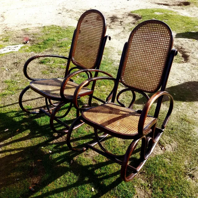 2 Mecedoras Thonet Rejilla y Madera