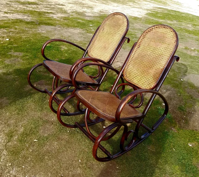 2 Mecedoras Thonet Rejilla y Madera