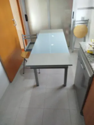 Tavolo da cucina allungabile + 4 sedie