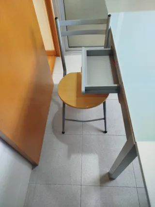 Tavolo da cucina allungabile + 4 sedie