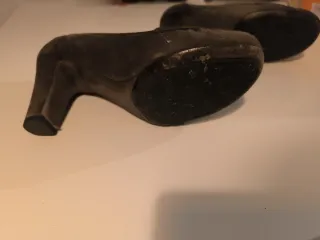 Zapatos de tacón Roberto del Carlos. Muy bueno