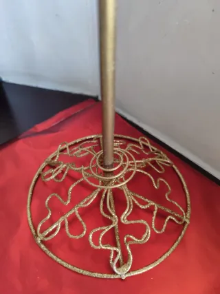 Porta candela dorato con base decorata