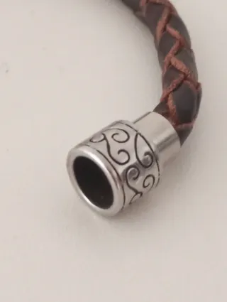 Pulsera Cuero Trenzado Cierre Magnético