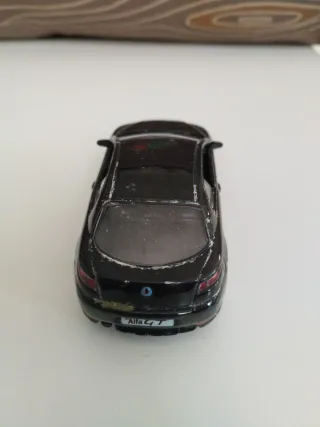 Coche a escala Welly Alfa Romeo Negro