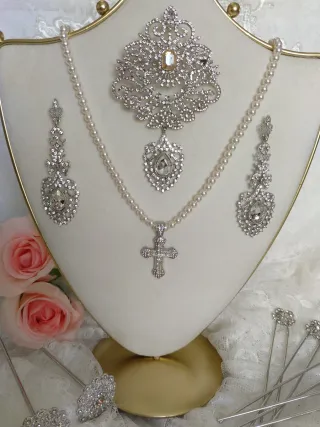 Aderezo de fallera a estrenar plata