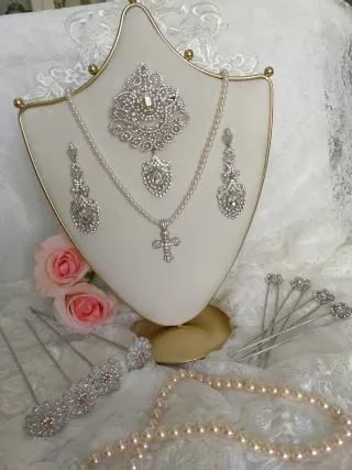 Aderezo de fallera a estrenar plata