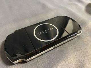 Sony PSP con juegos y accesorios