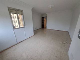 Piso en alquiler en El Juncal - Av. de la Paz en Sevilla