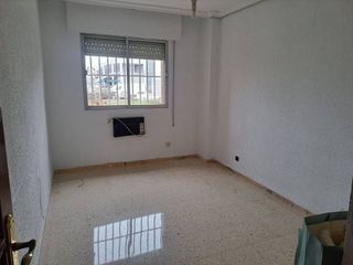 Piso en alquiler en El Juncal - Av. de la Paz en Sevilla