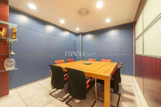Oficina en venta en Empuriabrava en Castelló d´Empúries