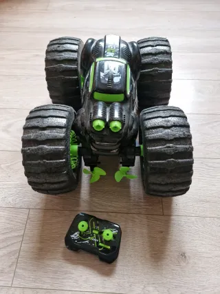 Coche teledirigido todoterreno