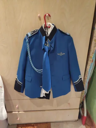 Traje de comunión azul con corbata