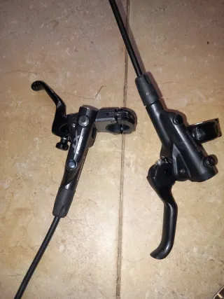 Frenos MTB Shimano Deore XT y Discos.