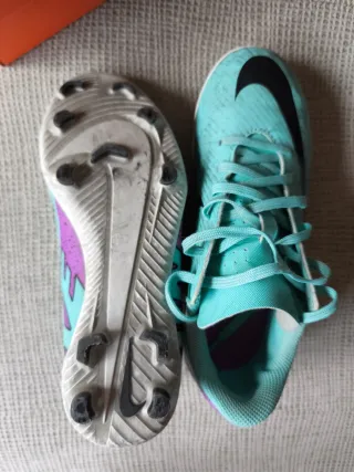 Botas de fútbol Nike Talla 33