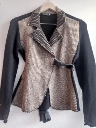 Chaqueta Oxyho Beige y Negra