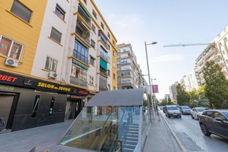Piso en venta en Camino de Ronda - Rosaleda en Granada