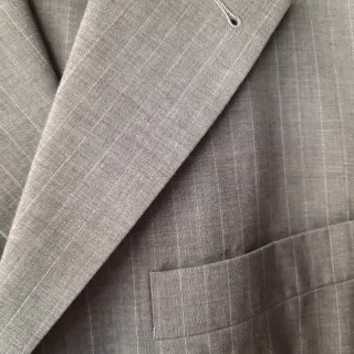 Traje de hombre gris  C