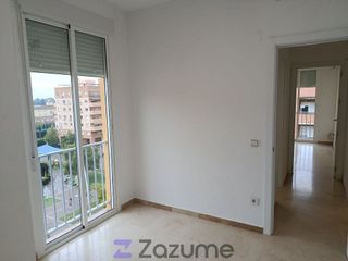 Piso en alquiler en Palacio de Congresos - Urbadiez - Entrepuentes en Sevilla