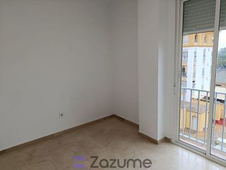 Piso en alquiler en Palacio de Congresos - Urbadiez - Entrepuentes en Sevilla