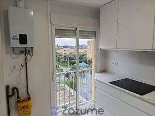 Piso en alquiler en Palacio de Congresos - Urbadiez - Entrepuentes en Sevilla