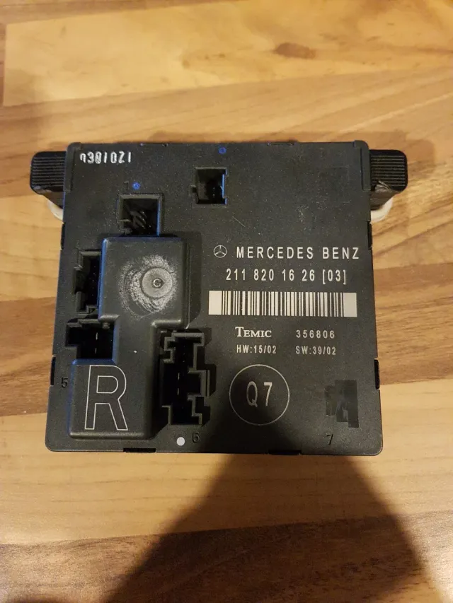 Centralita Mercedes E W211 2118201626