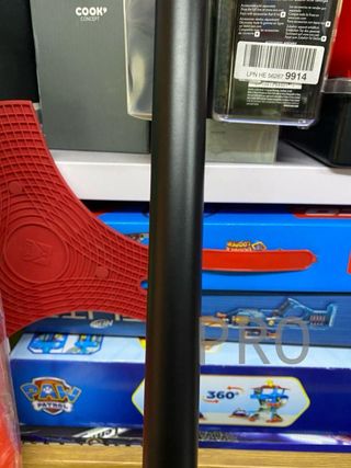 Barra per tende Amazon Basics con tensione regolabile