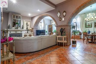 Chalet en venta en Ogíjares