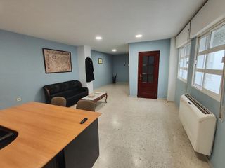 Oficina en venta en Núcleo Urbano en Chiclana de la Frontera