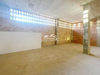 Local comercial en venta en Lucena
