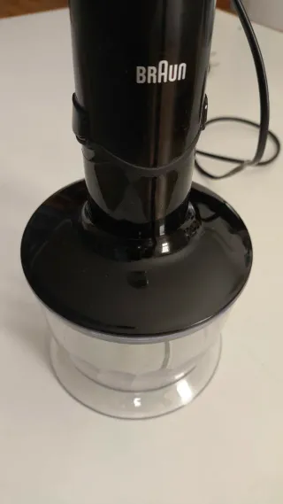 Batidora de mano Braun con vaso y varillas