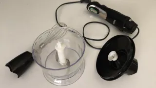 Batidora de mano Braun con vaso y varillas
