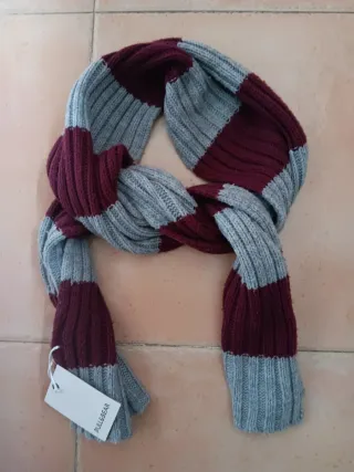 Bufanda Pull & Bear rayas gris y burdeos