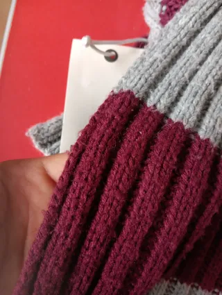 Bufanda Pull & Bear rayas gris y burdeos