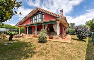 Chalet en venta en Llanera