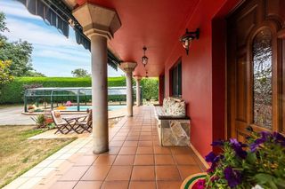 Chalet en venta en Llanera