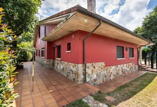 Chalet en venta en Llanera