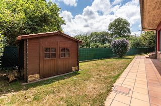 Chalet en venta en Llanera