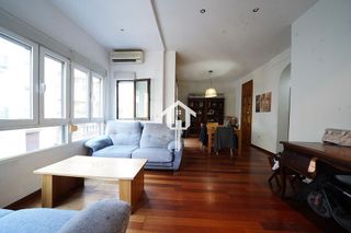 Piso en venta en Mercado en Alicante