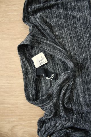 Top H&M Gris Jaspeado Talla XS Crop