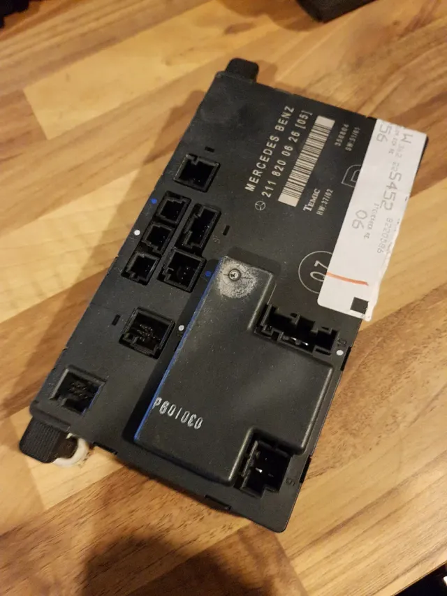 Centralita Mercedes E W211 2118200626 2118201585