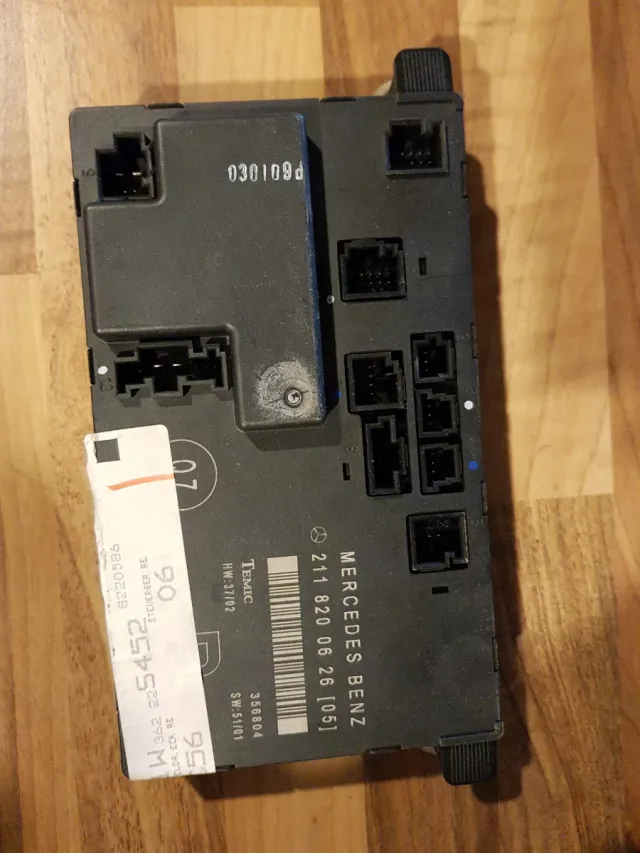 Centralita Mercedes E W211 2118200626 2118201585