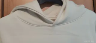 Sudadera beige con estampado + regalo