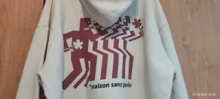 Sudadera beige con estampado + regalo