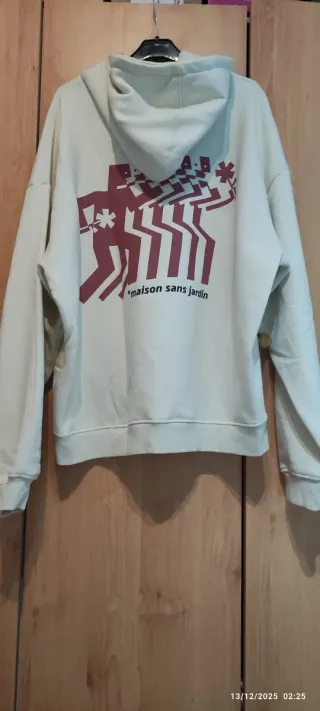 Sudadera beige con estampado + regalo