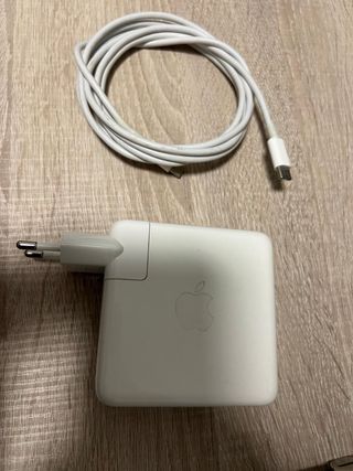 MacBook Pro 15” - 16gb - 256 SSD -Touchbar