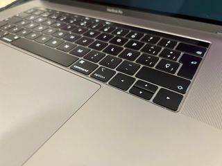 MacBook Pro 15” - 16gb - 256 SSD -Touchbar