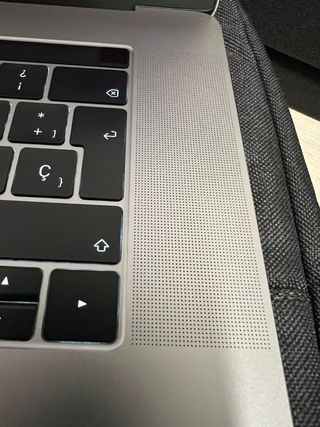 MacBook Pro 15” - 16gb - 256 SSD -Touchbar